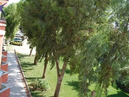Aytac Kavakli Apart *
